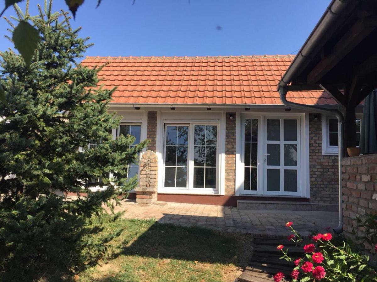 Vila Sunce Morović Exterior foto